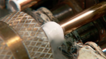 美國花幾百萬研發(fā)的太空筆技術(shù)多高端?看生產(chǎn)過程后感覺很簡單!